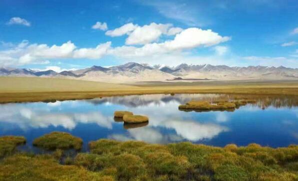 黃金周新疆累計接待國內(nèi)游客1021.27萬人次，同比增長31.05%