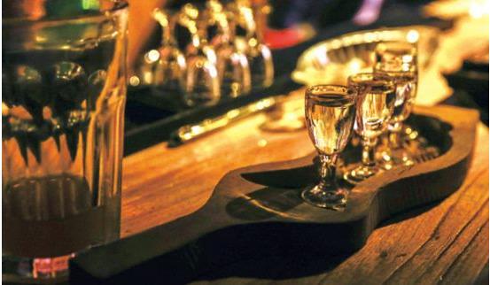 隨著消費升級，未來白酒行業(yè)將呈現(xiàn)高端放緩、次高端和中高端仍呈升級型增長