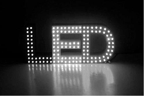 LED行業(yè)發(fā)展快速，2020年預(yù)計(jì)滲透率將達(dá)到70%??