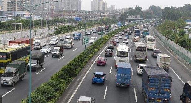 公安部：全國機(jī)動車保有量達(dá)3.25億輛，機(jī)動車駕駛?cè)诉_(dá)4.07億人