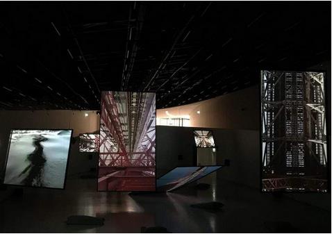 我國博物館產(chǎn)業(yè)基礎(chǔ)比較薄弱，與發(fā)達國家相比差距很大