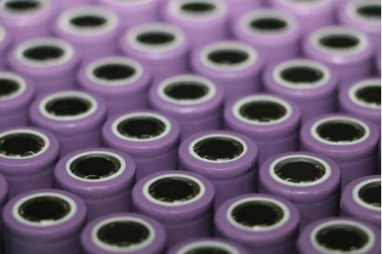 到2022年我國鋰電池行業(yè)的銷售收入將達2129億元，但成本問題依然存在