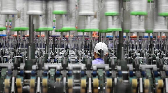 新一輪科技革命和產(chǎn)業(yè)變革助力輕工業(yè)轉(zhuǎn)型升級(jí)，推進(jìn)輕工業(yè)智能化發(fā)展