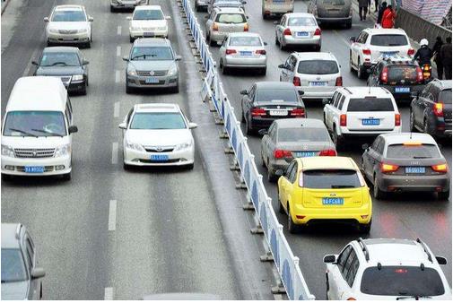 1-11月，交通固定資產(chǎn)投資完成2.93萬億元，同比增長1.0%，增速較1-10月加快0.3個百分點?