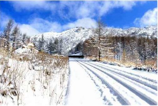 預(yù)計到2021～2022冰雪季，我國冰雪旅游人數(shù)將達到3.4億人次，冰雪旅游收入將達到6800億元