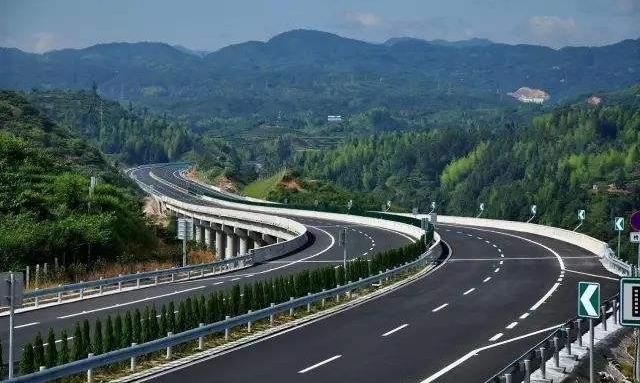 山西省政府還貸高速公路差異化收費(fèi)新一輪優(yōu)惠政策正式施行，優(yōu)惠期為1年