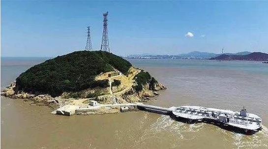 潮汐能具有儲量大影響因素少、可靠性高及能量轉(zhuǎn)化效率高等優(yōu)點，利用前景廣闊