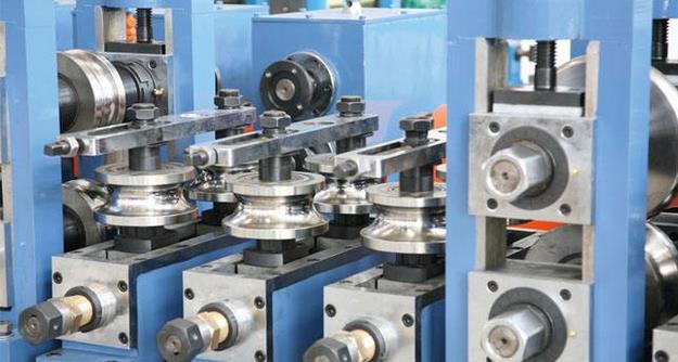 近年來隨著汽車工業(yè)等的高速發(fā)展，我國模具產(chǎn)業(yè)也實現(xiàn)了快速增長