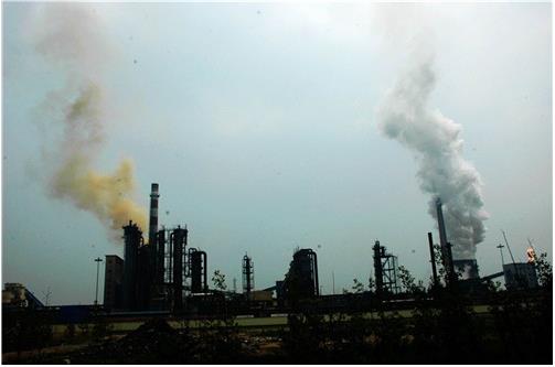 焦化行業(yè)要抓住機(jī)遇，因勢利導(dǎo)，化害為利，加快轉(zhuǎn)變增長方式，確保行業(yè)穩(wěn)定發(fā)展